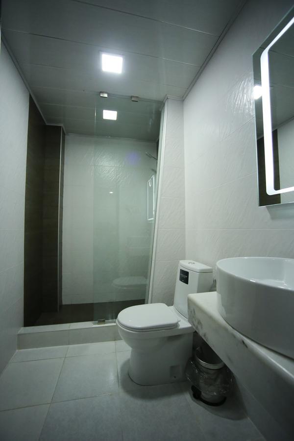 West Tower Hotel Kutaisi Ngoại thất bức ảnh
