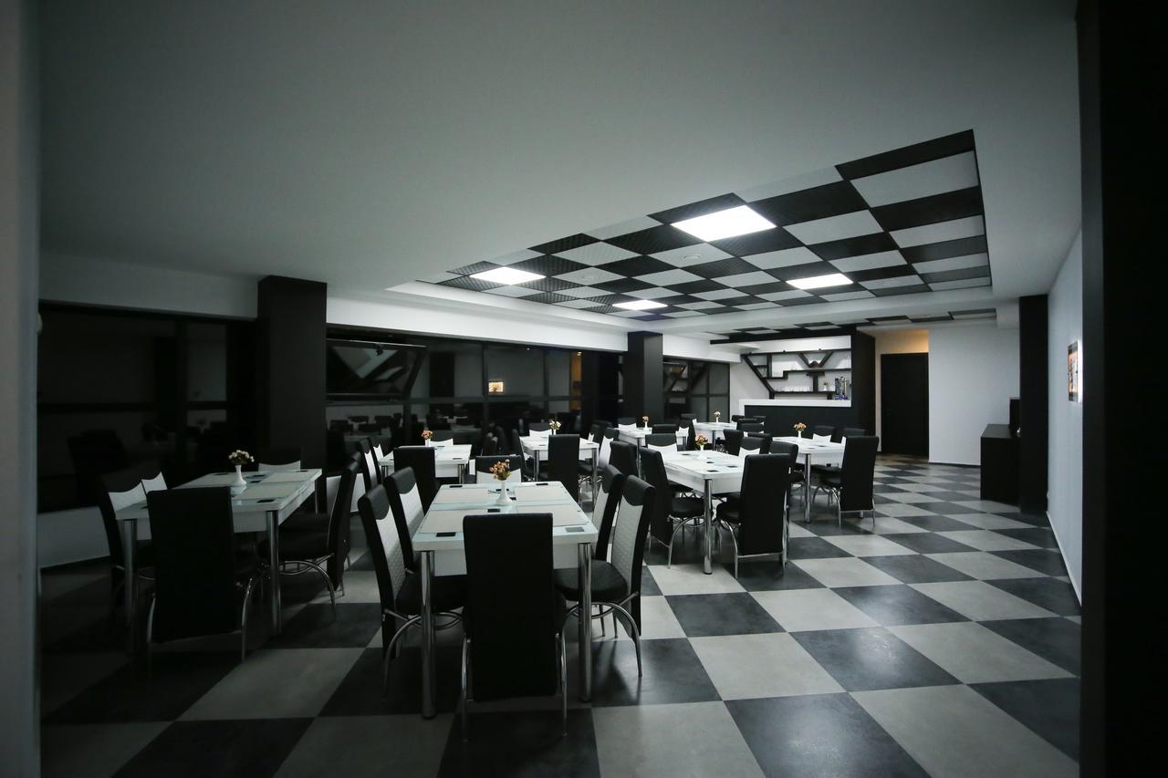 West Tower Hotel Kutaisi Ngoại thất bức ảnh
