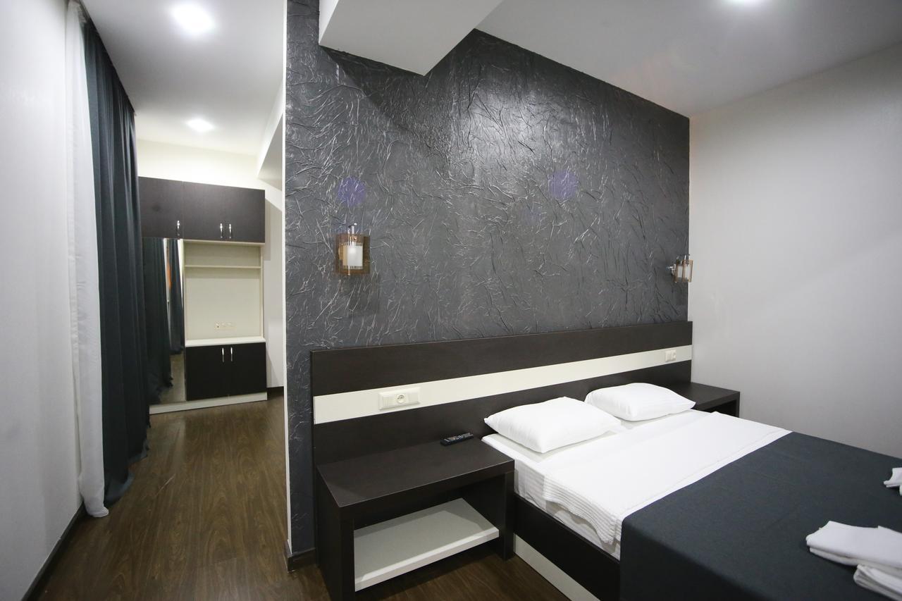 West Tower Hotel Kutaisi Ngoại thất bức ảnh