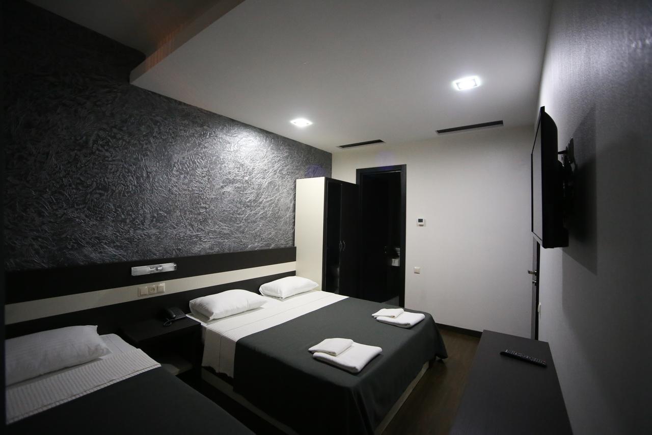 West Tower Hotel Kutaisi Ngoại thất bức ảnh