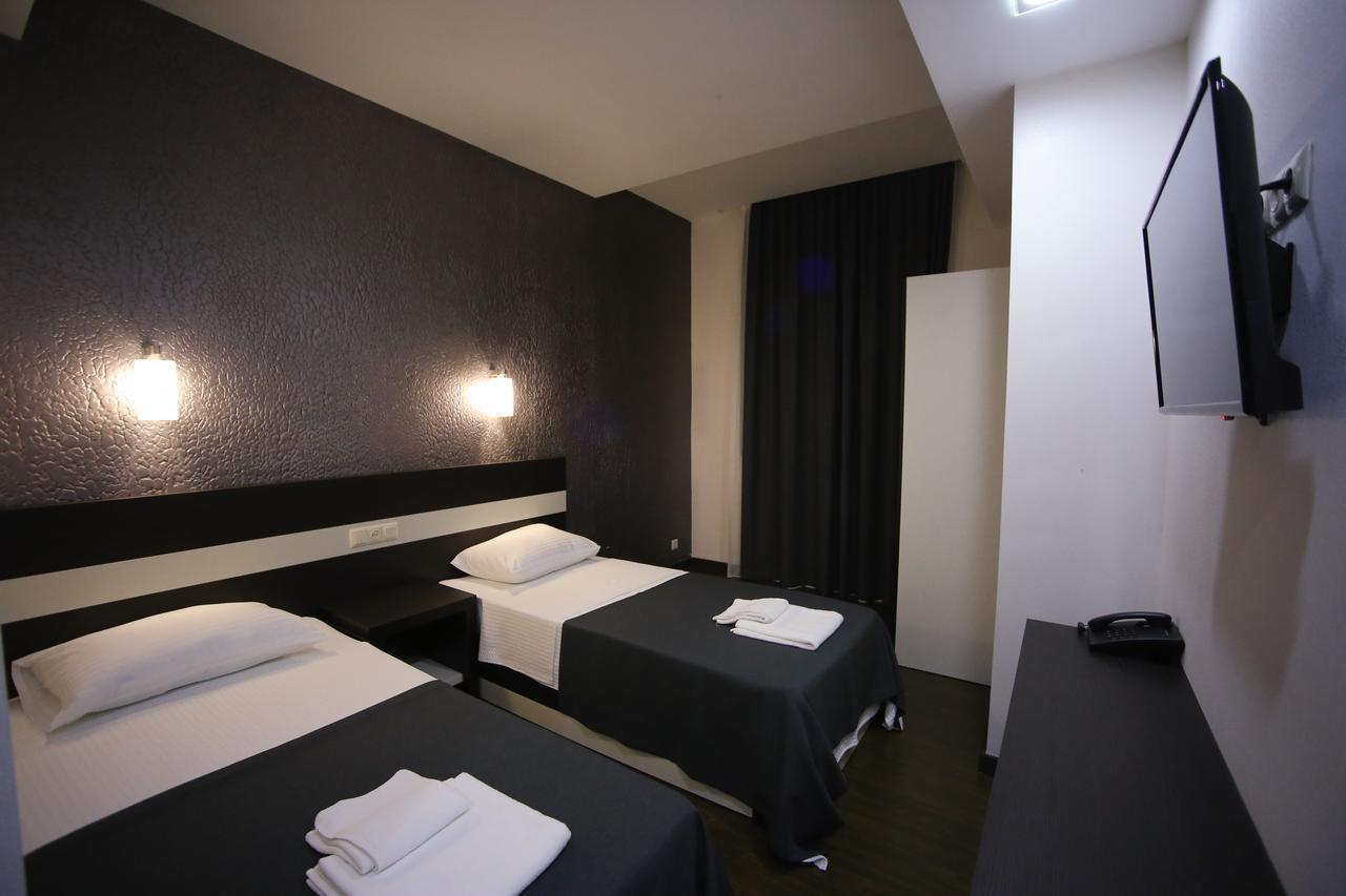 West Tower Hotel Kutaisi Ngoại thất bức ảnh