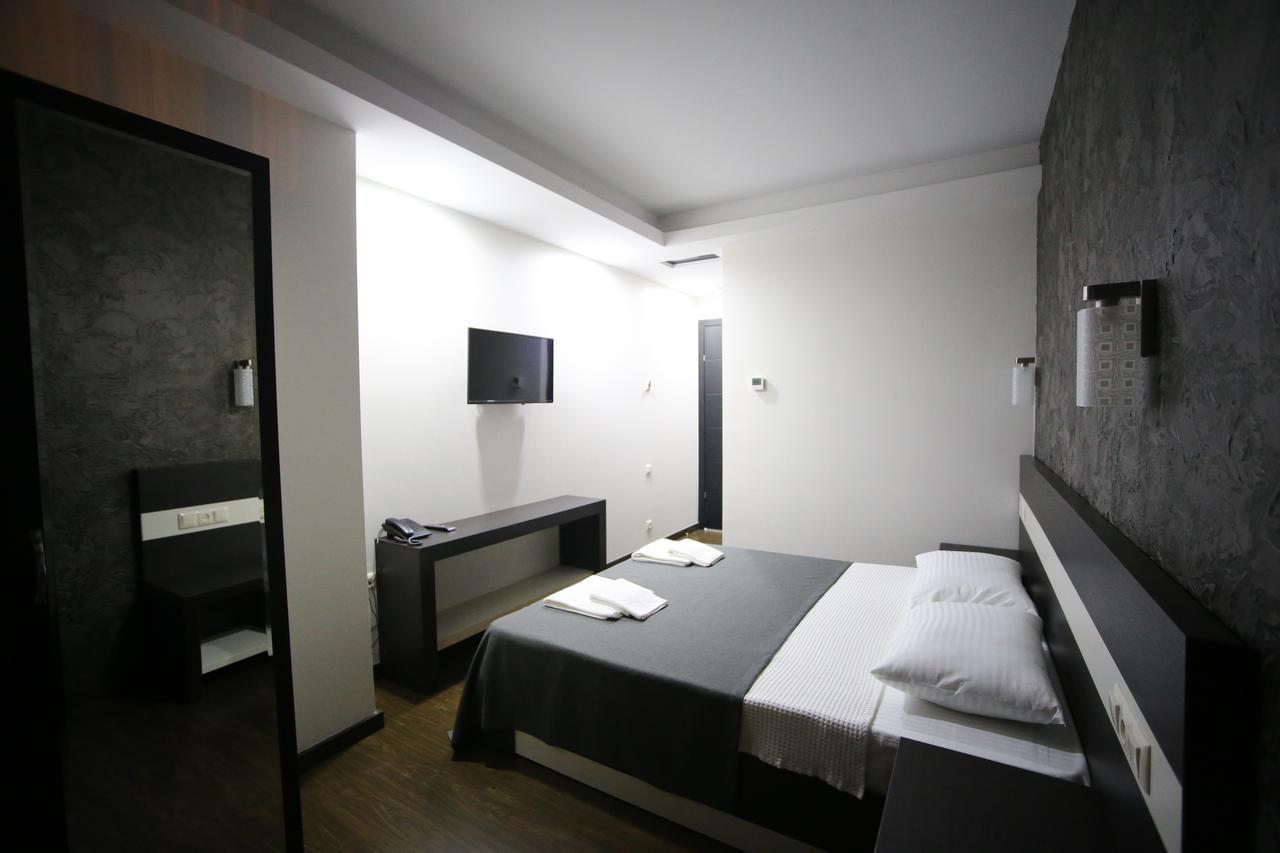West Tower Hotel Kutaisi Ngoại thất bức ảnh